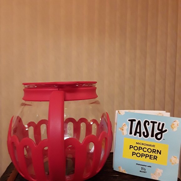 Tasty Mini Microwave Popcorn Popper 1.5 Quart Capacity Red Color - Picture 3 of 8